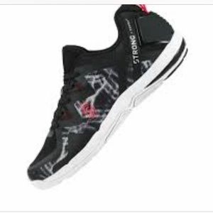 Strong fitness shoes